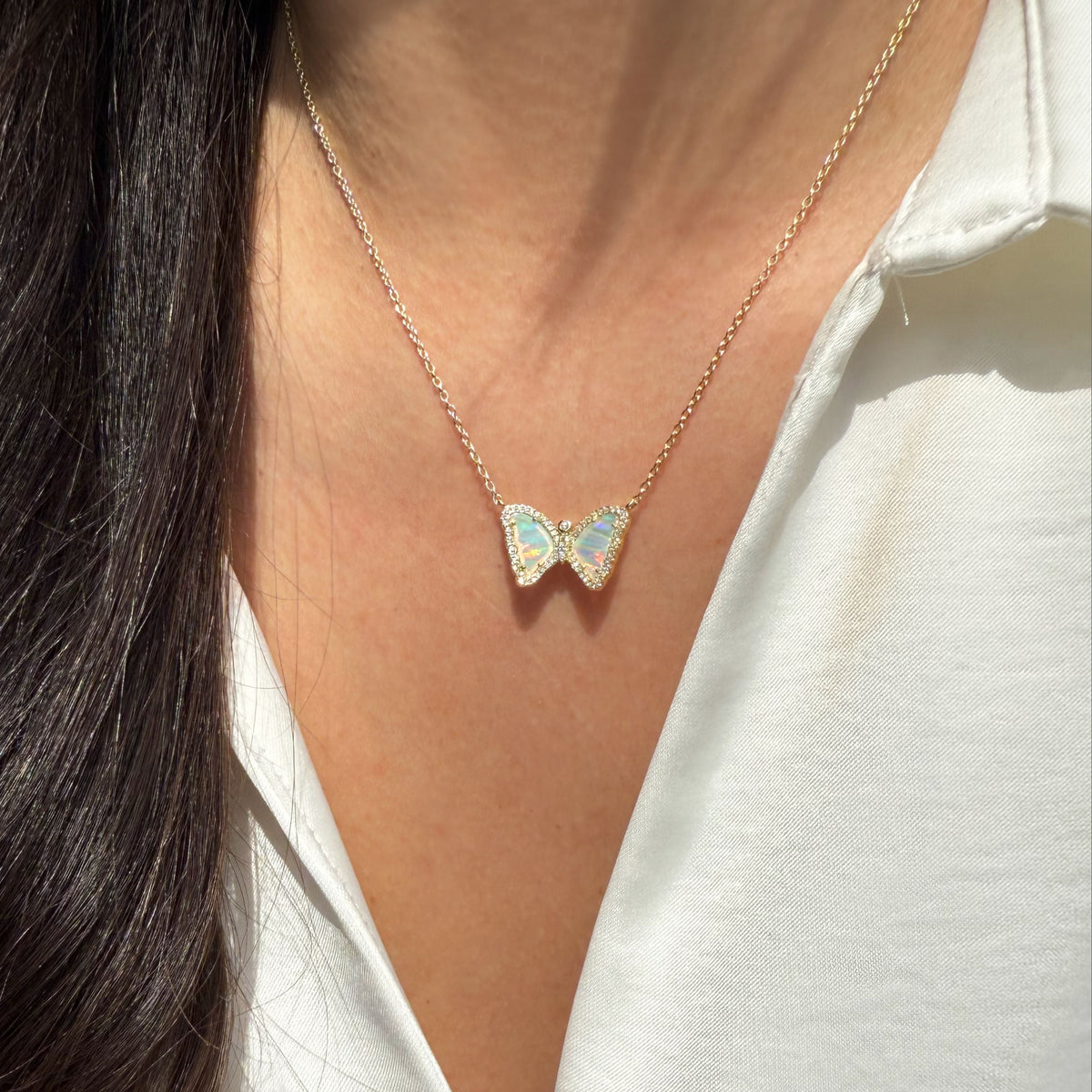 Mini butterfly necklace with opal in white opal gold
