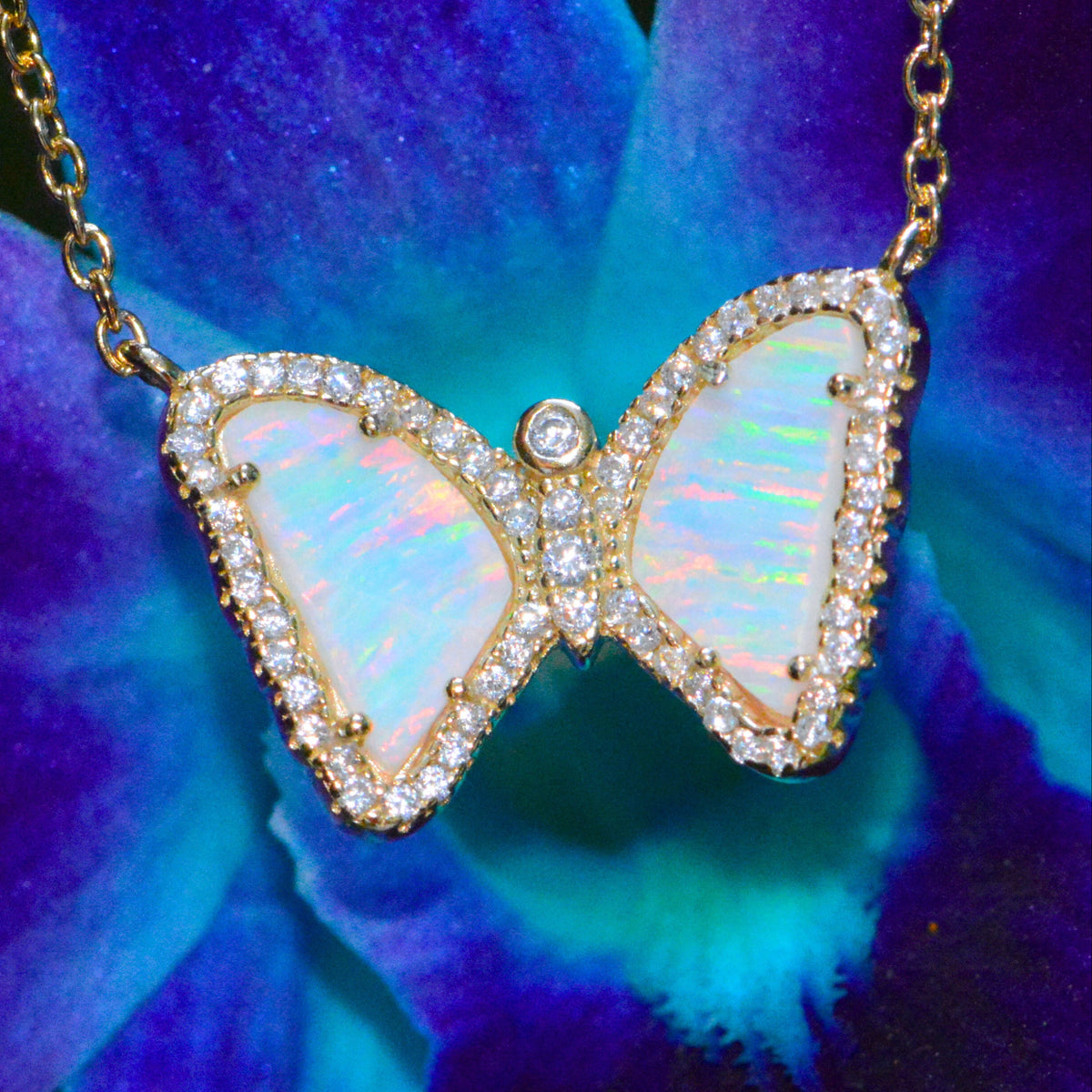 Mini butterfly necklace with opal in white opal gold