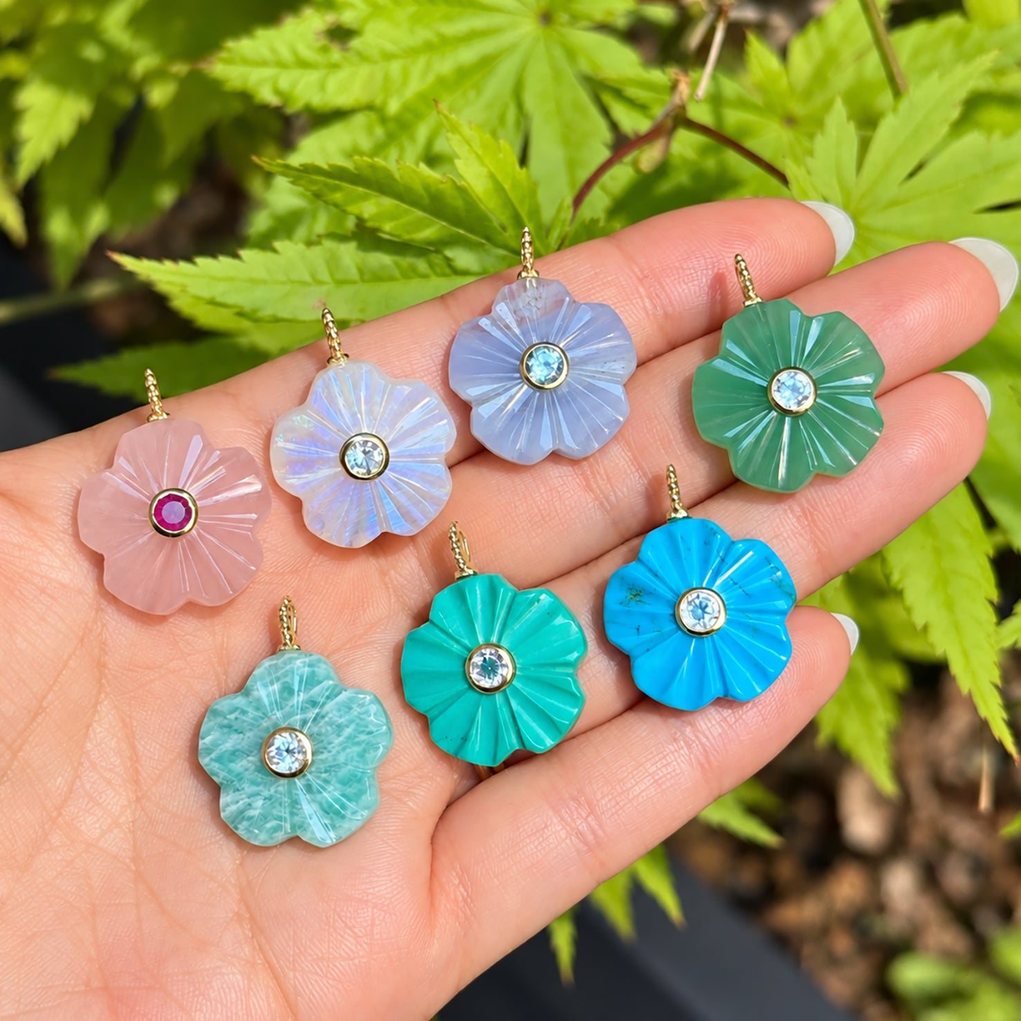 Flower Pendant and Raya Gemstone Necklace