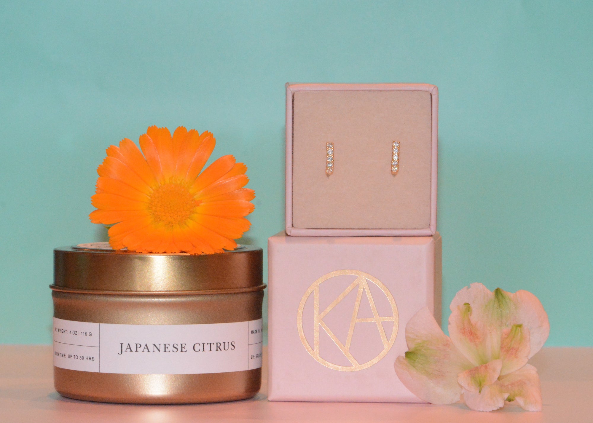 Gift Set | "Be the light" Candle + A Piece of Jewelry