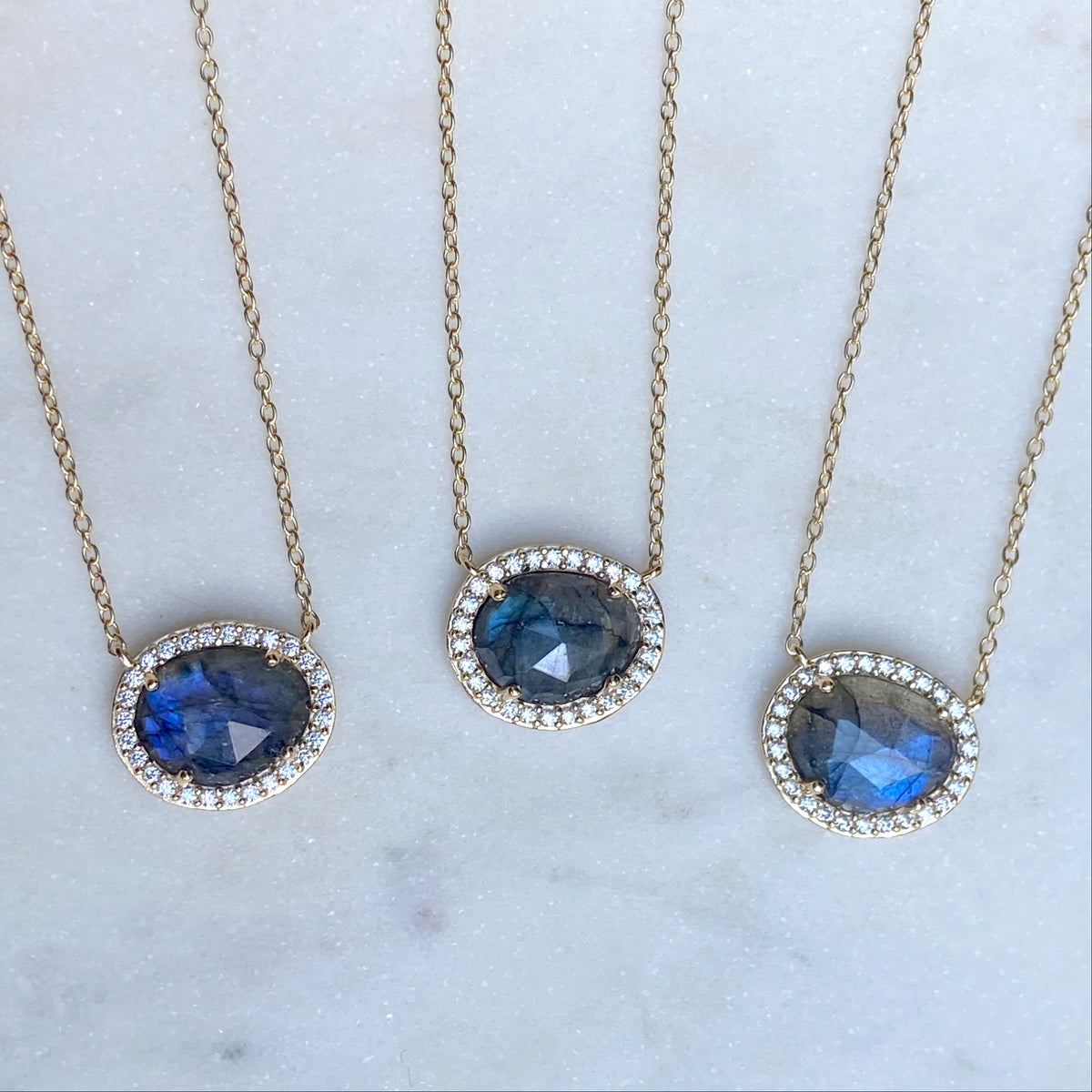 Azizi Necklace With Crystals - Labradorite