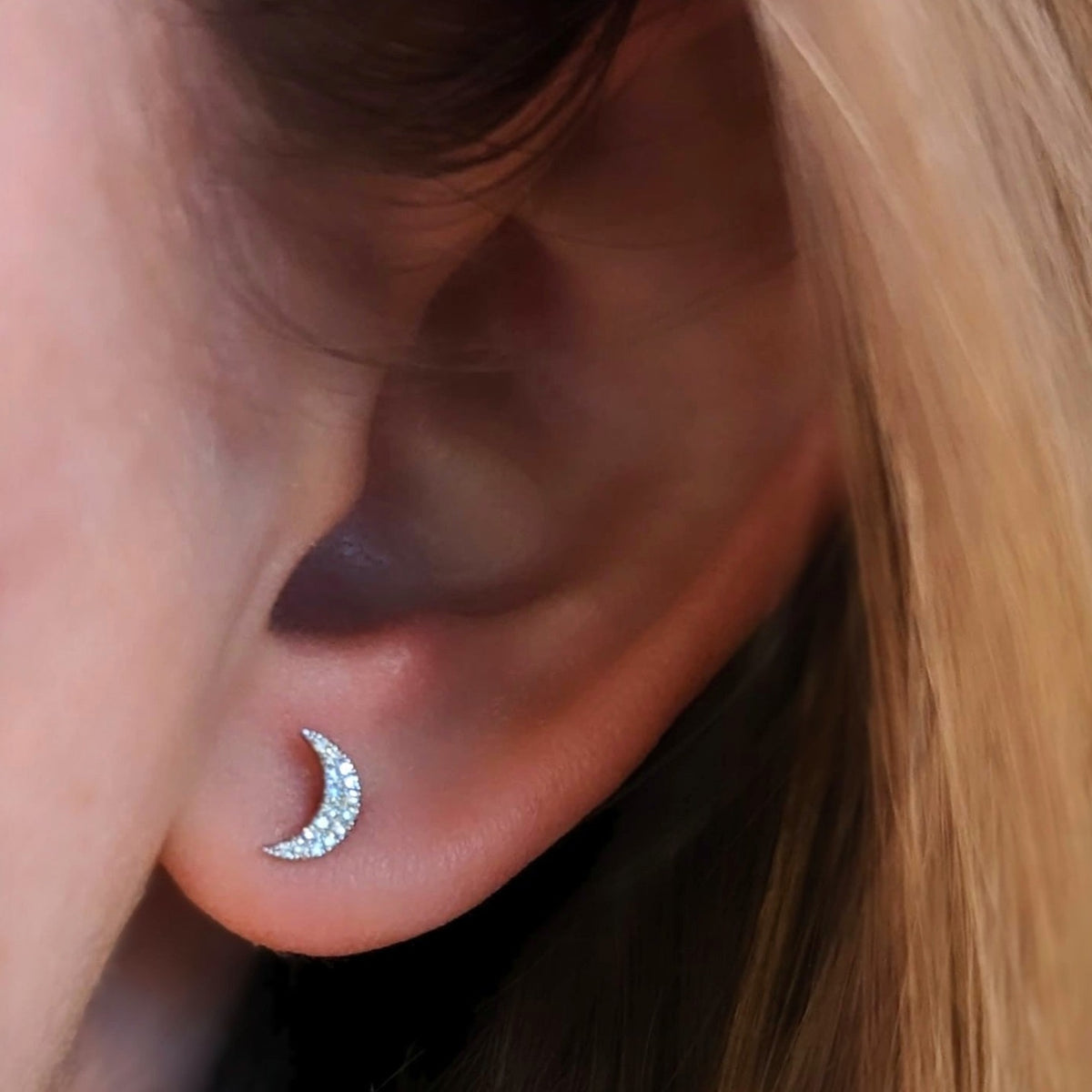 crescent moon stud earrings white gold